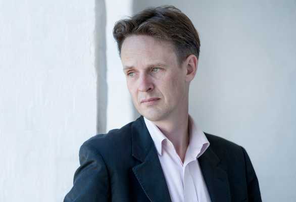 Il tenore Ian Bostridge canta i Lieder di Mahler