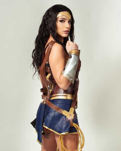 La cosplayer più seguita d'Europa HIMORTA special guest star a LUCCA COMICS & GAMES