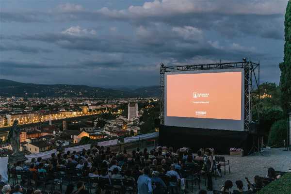 Cinema in Villa 2025: il grande schermo torna alla Terrazza Belvedere di Firenze