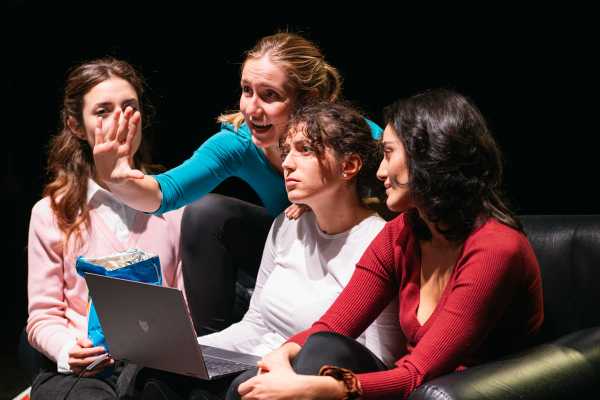 Dominio Pubblico Youth Fest 2025: il teatro giovane conquista Roma
