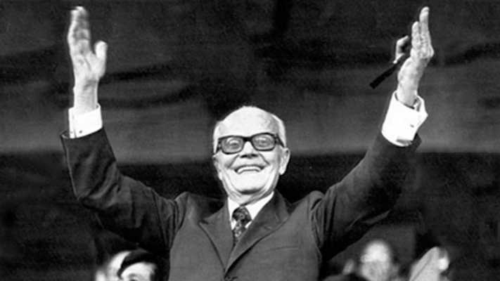 Sandro Pertini protagonista su Rai Storia: lo speciale "Italiani" celebra il presidente ribelle