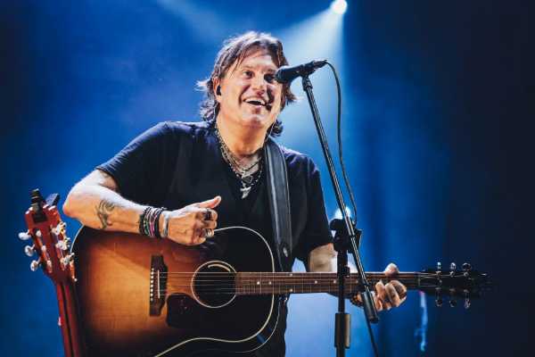 Cristiano De André torna in tour: "De André canta De André Best of 2025"
