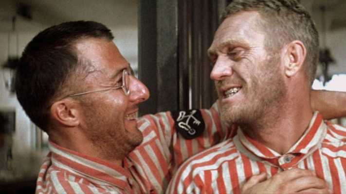 Stasera su Rai 3: "Papillon", il classico senza tempo con McQueen e Hoffman