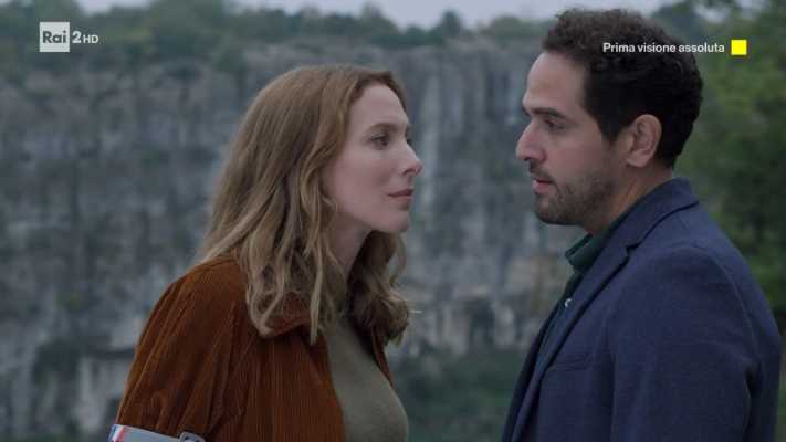 "Gli omicidi di Pont d'Arc": stasera in tv un thriller francese tra passato e presente