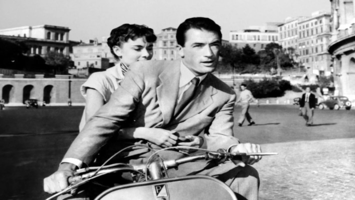 Vacanze romane stasera su Rai 3: Gregory Peck e Audrey Hepburn nel capolavoro di Wyler