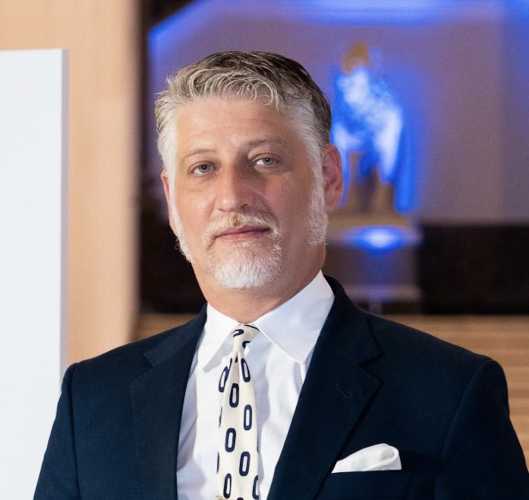 Alessandro Giuli protagonista al Caffè de La Versiliana con “Antico presente”