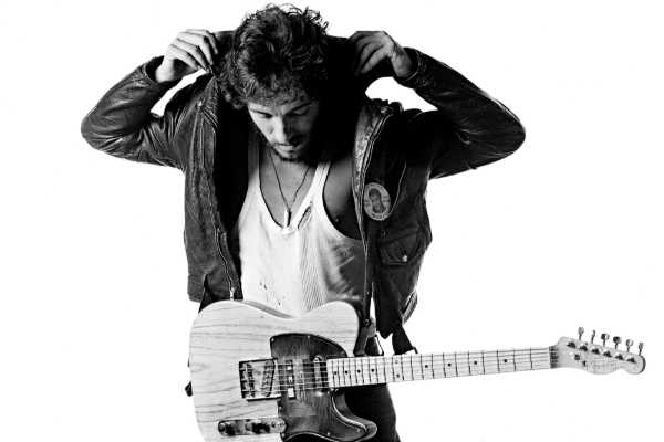 Born to Run compie 50 anni: Bruce Springsteen regala l’inedito Lonely Night in the Park