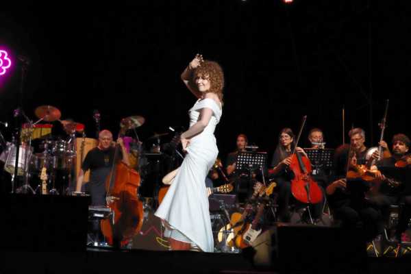 Fiorella Mannoia in concerto alla Fortezza di Mont'Alfonso con l'orchestra sinfonica