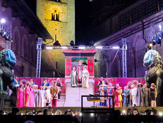 Turandot a Massa Marittima: una serata magica sotto le stelle di Piazza Garibaldi