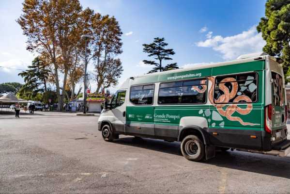 Nuova navetta Pompeii Artebus per Stabia: dal 4 agosto collegamento diretto da Castellammare