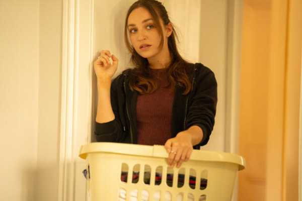 Stasera su Canale 5 arriva La ragazza alla pari