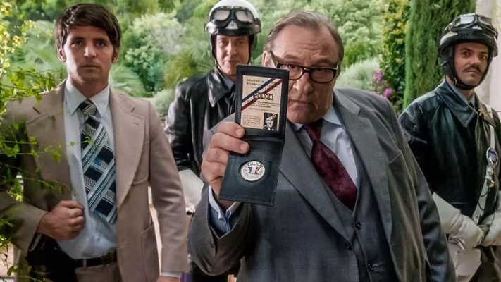Mistero a Saint-Tropez stasera su Rai Movie: commedia e giallo nella Costa Azzurra degli anni '70