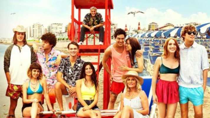 "Sotto il sole di Riccione" stasera su Canale 5: la commedia teen dell'estate