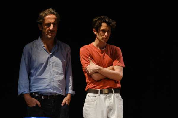 “Acanto” di Nicola Russo al Teatro India: un viaggio tra desiderio, memoria e fragilità umana
