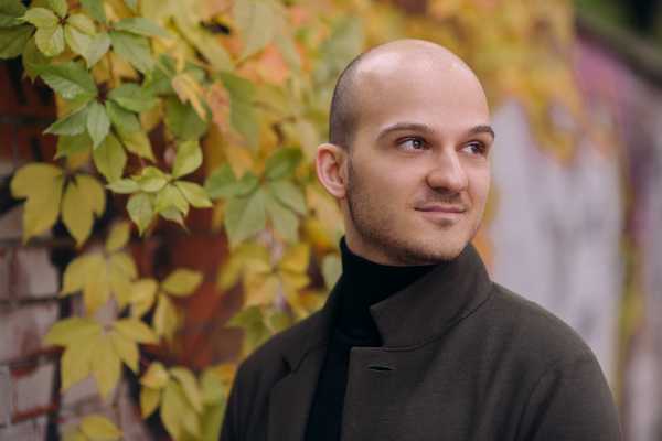 TCBO: Giuseppe Mengoli debutta tra Mahler e Brahms con Rizzi e Bronzi all’Auditorium Manzoni