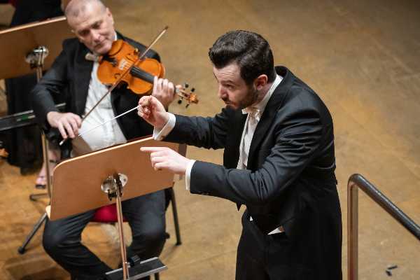 Bologna accoglie Martijn Dendievel e Konstantin Emelyanov: capolavori di Musorgskij e Brahms all’Auditorium Manzoni
