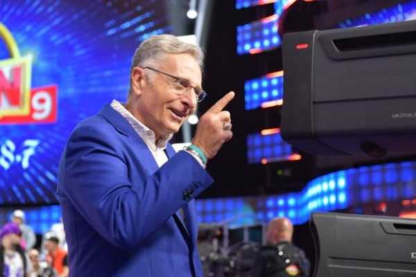 Stasera su Canale 5, il divertente show "Ciao Darwin" con Paolo Bonolis