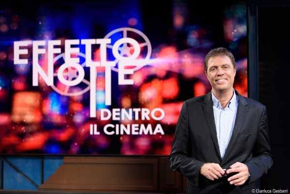 Stasera a Effetto notte su Tv2000: Abatantuono, Raffaele, Leo e Jeremy Allen White da Bruce Springsteen al cinema
