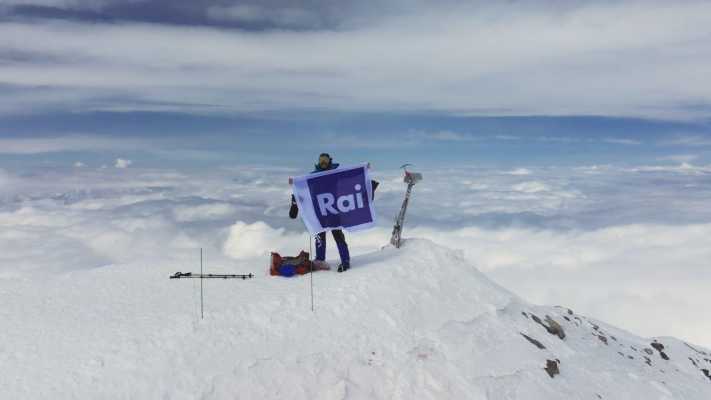 Dalla Georgia all'Elbrus: oggi su Rai 3 il viaggio di Massimiliano Ossini tra vette e tradizioni caucasiche