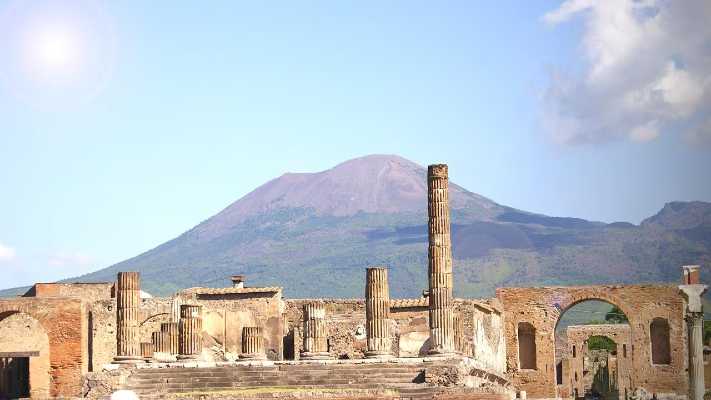 Gli invisibili di Pompei stasera su Rai 5: viaggio nella città sepolta dal Vesuvio