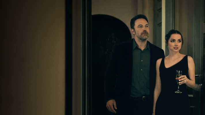 Il film del giorno: “Acque profonde”, il thriller erotico che ha sconvolto Hollywood – Passione, inganni e segreti nel film di Adrian Lyne
