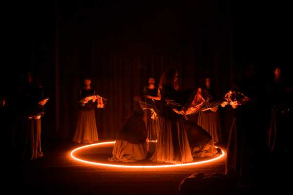 🔥 Baccanti di Anagoor infiamma il Teatro Olimpico: mito, rave e rivoluzione sul palco di Vicenza