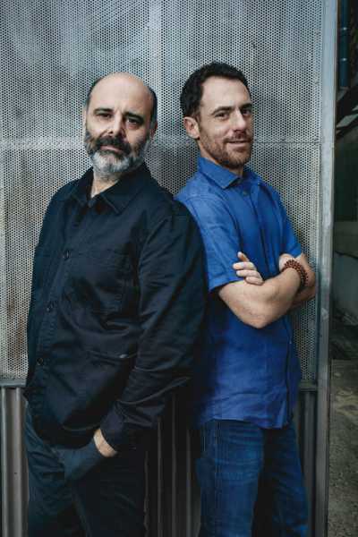 Elio Germano e Teho Teardo riportano in scena Pasolini: “Il sogno di una cosa” emoziona Ostia tra musica e poesia