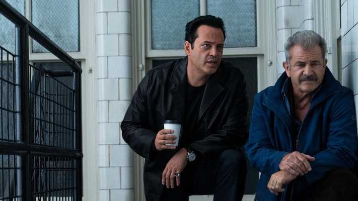 Dragged Across Concrete stasera su Rai 4: Mel Gibson nel thriller di Zahler