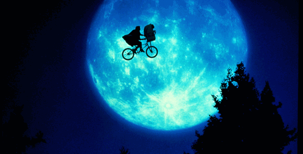 Stasera in tv: E.T. l’extra‑terrestre su Italia 1, il cult di Spielberg che ha fatto la storia