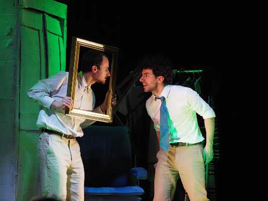 Pirandello come non l’hai mai visto: a Roma esplode “Frammenti (Maschere e Verità)” al Teatrosophia