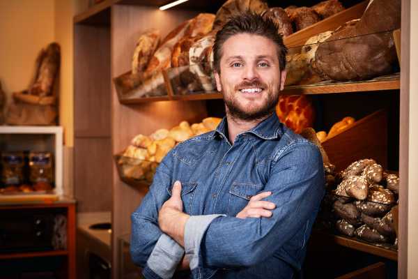 Stasera in tv “Il forno delle meraviglie” su Real Time: Fulvio Marino giudica le migliori panetterie d’Italia