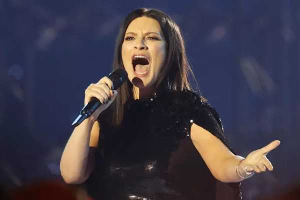 Laura Pausini sconvolge Sanremo 2026: da ragazza di Solarolo a regina dell’Ariston