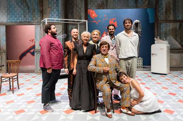 Gli Innamorati di Goldoni: la gelosia folle conquista i teatri italiani con un cast stellare