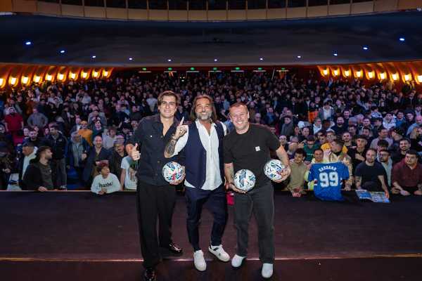 Viva El Futbol sbarca a Roma: arriva Paolo Bonolis con Cassano, Adani e Ventola
