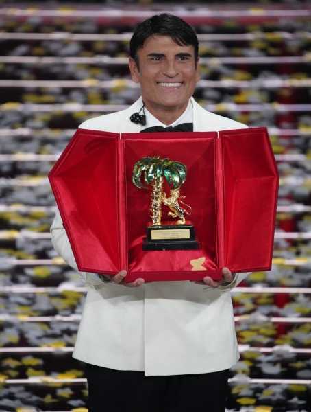 Sal Da Vinci porta Sanremo 2026 in Puglia: l'estate si scalda a Giovinazzo