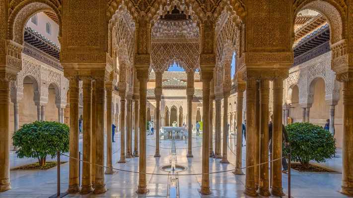 Stasera su Rai 5: l'Alhambra di Granada e il castello di Neuschwanstein in due documentari