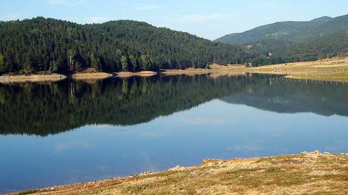"Di là dal fiume e tra gli alberi" torna stasera su Rai 5 con una nuova stagione
