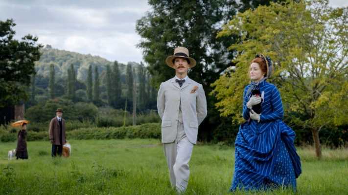 "Il visionario mondo di Louis Wain" stasera su Rai 5: Benedict Cumberbatch interpreta il genio dei gatti
