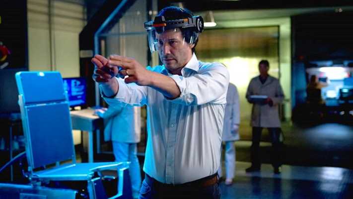Replicas, stasera su Rai Movie il thriller sci-fi con Keanu Reeves