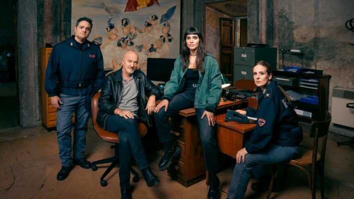 Uno sbirro in Appennino: la nuova serie con Claudio Bisio debutta stasera su Rai 1