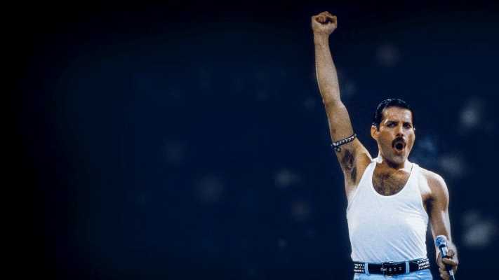 Freddie Mercury stasera in TV: i segreti della leggenda dei Queen svelati in dieci foto shock
