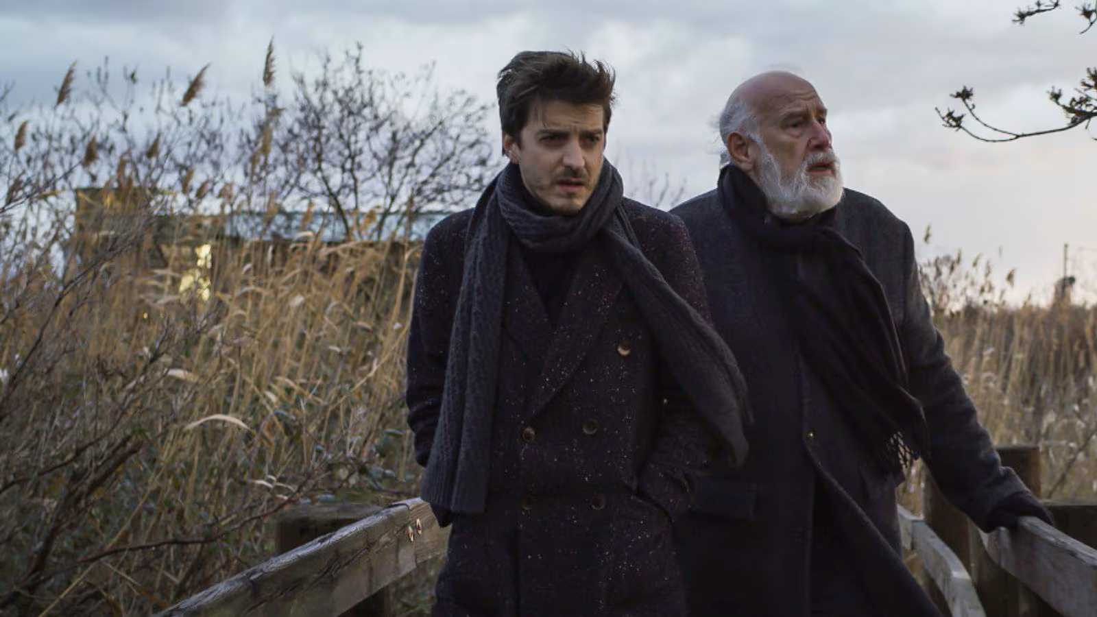La memoria del mondo stasera in TV: il viaggio poetico di Mirko Locatelli tra arte e mistero
