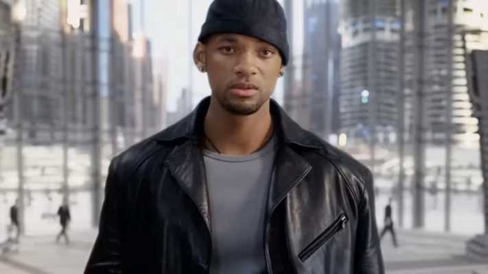 Stasera in TV il cult di fantascienza con Will Smith che ha anticipato il futuro dell’intelligenza artificiale