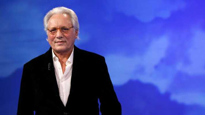 Stasera in TV su Rai 5 torna il genio di Enzo Jannacci con Renzo Arbore: le anticipazioni della puntata
