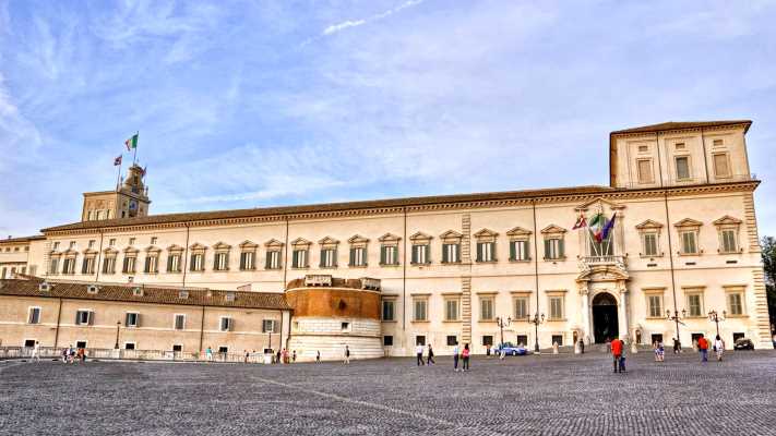 Rivoluzione in prima serata: il grande show dal Quirinale conquista la tv stasera