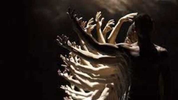 Stasera in TV su Rai 5 la grande danza dell'Opéra Garnier di Parigi: uno show imperdibile